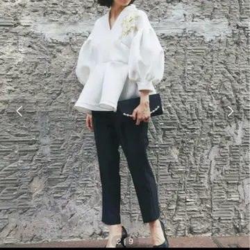 꽃 모티브 V넥 벌룬 소매 상의