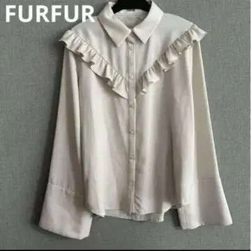 FURFUR 프릴 블라우스 베이지 오피스 캐주얼 룩 코디