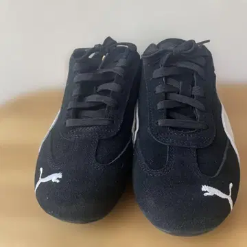 PUMA 스웨이드 스니커즈 블랙/화이트