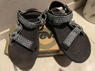 Teva 아웃도어 샌들 블랙/화이트