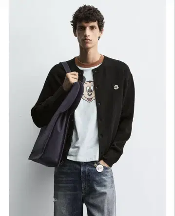 택 포함 새상품 ZARA 미키마우스 패치 가디건 블랙 M 사이즈