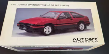 도요타 스프린터 트레노 GT APEX (AE86) 1:18