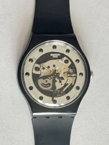Swatch 스켈레톤 블랙 손목시계