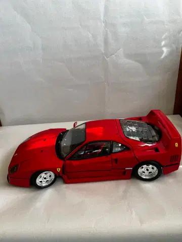 포커 Ferrari F40 1/8 스케일 모델