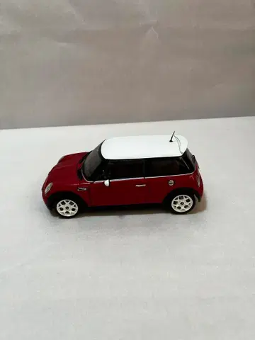 빨간색과 화이트 미니 쿠퍼 1/18 미니카, 박스 포함