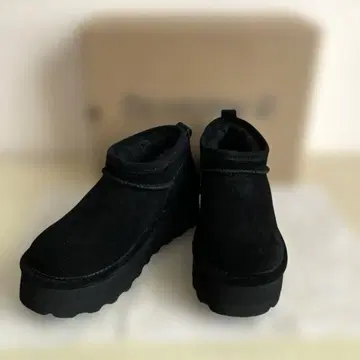 [미사용 새상품] 베어파우 통굽 숏부츠 어그 부츠 24cm 블랙