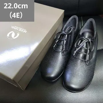 167 [새상품] 22.0cm (4E) 고급 스니커즈 펌프스
