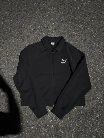 PUMA 블랙 지퍼 카라 부착 자켓