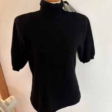새상품 미사용 ANGES 캐시미어 블랙 하이넥 반팔
