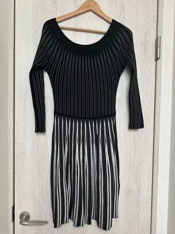 1회 사용 EMPORIO ARMANI 롱 니트 원피스 44