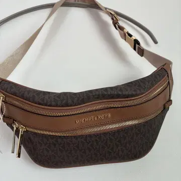 MICHAEL KORS 바디백 브라운