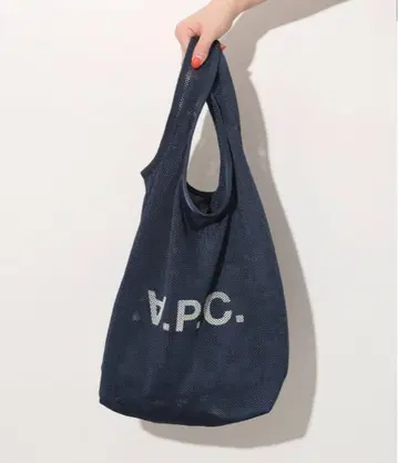 A.P.C. 네이비 메쉬 토트백