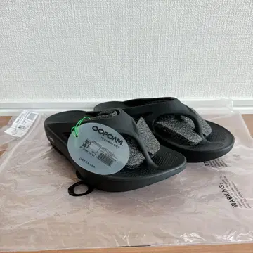 OOFOS 블랙 샌들 24cm
