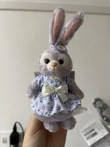 상하이 디즈니 스텔라 루 인형 배지