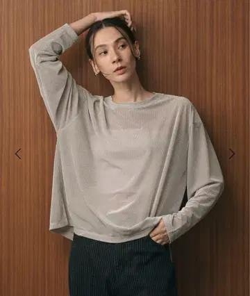 벨로아 스트라이프 시어 롱 슬리브 티셔츠