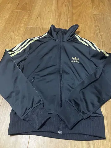 adidas 저지 L 블랙 골드 로고