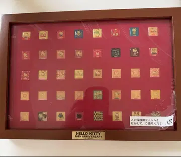 헬로키티 40주년 기념일 핀 배지 세트 액자 포함