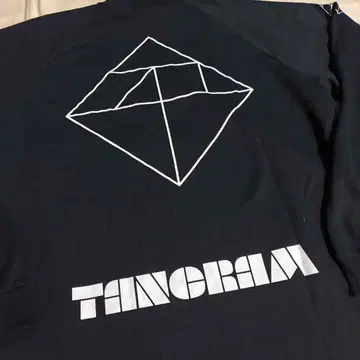 TANGRAM MOCKNECK T-Shirt