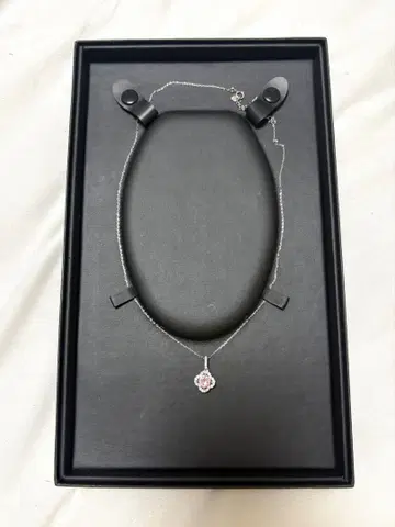 클로버 모티브 실버 목걸이