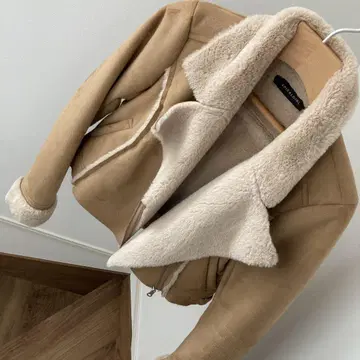 새상품급 보아 자켓. 복슬복슬한 멋진 디자인. 무스탕 자켓