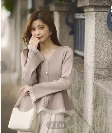 프로포션 마츠카와 호시 씨 착용 시어 절개 페플럼 니트 택 포함 새상품!