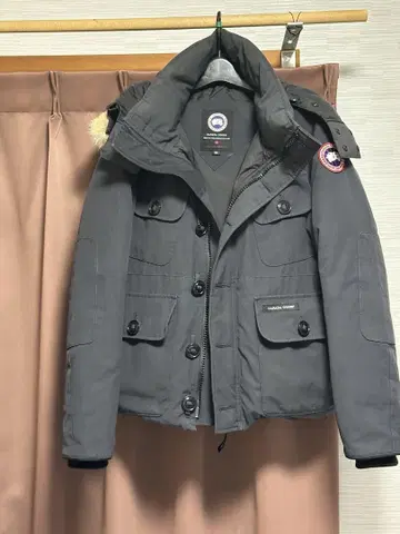 CANADA GOOSE 그레이 다운 자켓