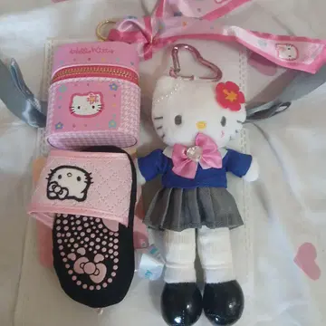 헬로키티 봉제 인형과 소품함 세트