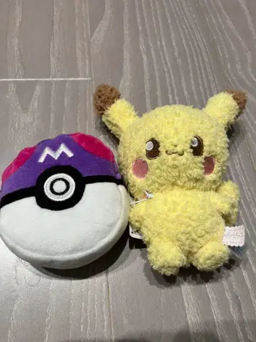 포켓피스 피카츄 봉제 인형 + 마스터볼 파우치