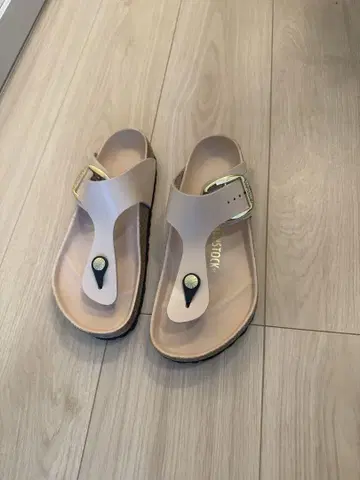 Birkenstock 베이지 플립플랍 36
