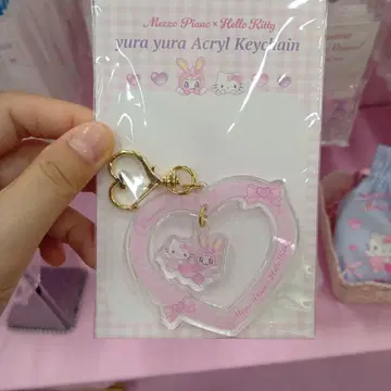 헬로키티 하트 아크릴 키링