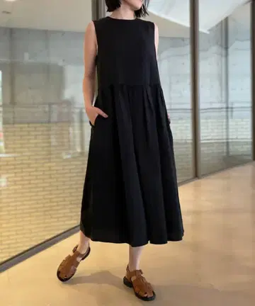 새상품급 LE GLAZIK 블랙 슬리브리스 롱 원피스