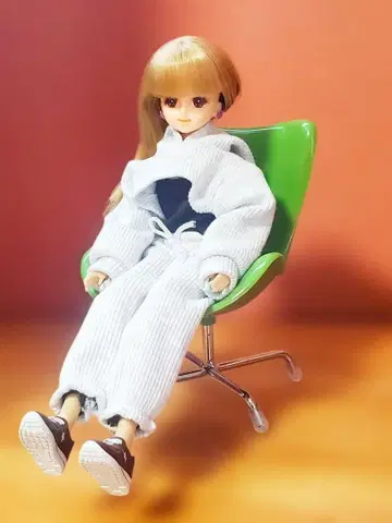 일본제 타카라 바비 1984년 제니 의자 포함