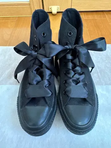 새상품급 컨버스 캔버스 하이컷 리본슈 블랙 사이즈 5 23cm