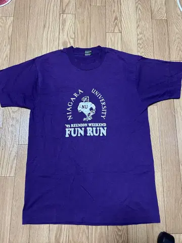 NIAGARA UNIVERSITY 구제 의류 보라색