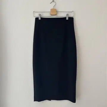 ZARA 블랙 타이트 스커트 백 지퍼 포함 S 사이즈 무릎 기장
