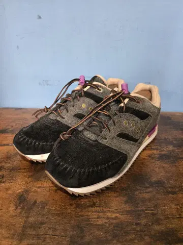 콜라보 Saucony COURAGEOUS MOC 'TWO RIVERS'