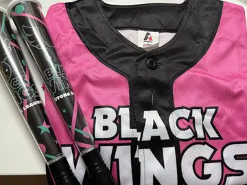 BLACK WINGS 유니폼과 배트 세트
