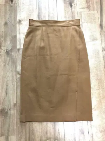 유나이티드 애로우즈 베이지 타이트 스커트 무릎 기장