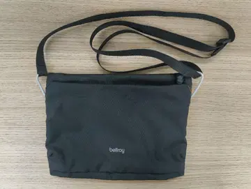Bellroy 블랙 바디백