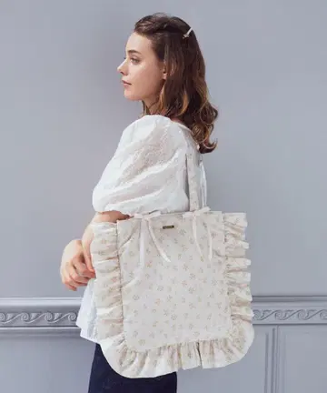 Maison de FLEUR 로즈 프린트 프릴 토트백