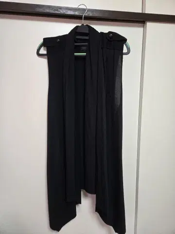 Roen 블랙 슬리브리스 가디건