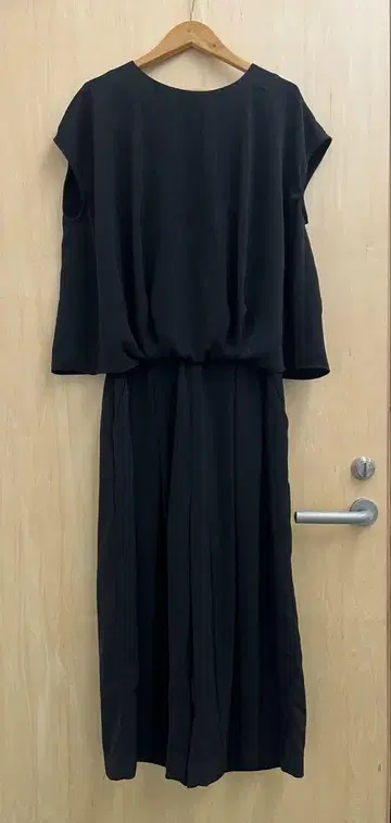 hunch 슬리브리스 올인원 블랙 허리밴딩