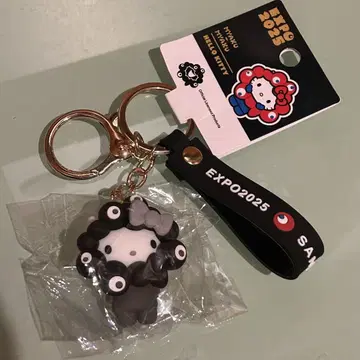 만박 블랙 미야쿠미야쿠 산리오 키티 키링 2
