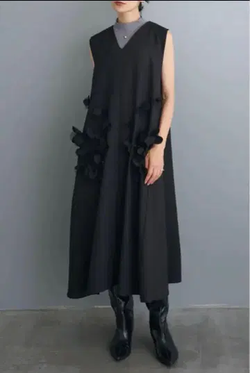 플라워 모티브 V넥 원피스 블랙 프레네 frene 같은 형태 새상품