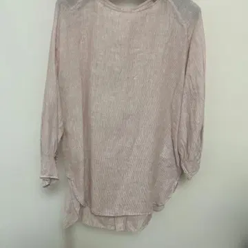 연한 핑크색 7부 소매 셔츠