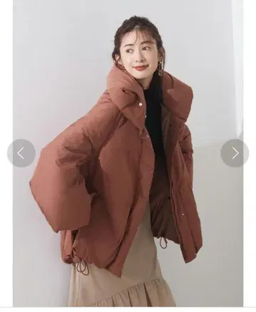 [ emmi ] 서스티나블 빅칼라 다운 버건디 브라운