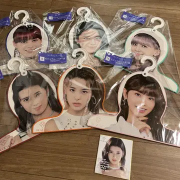 NiziU 비주얼 행거
