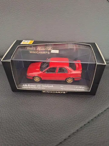 MINICHAMPS 1/43 alfa romeo 155 Q4 1993