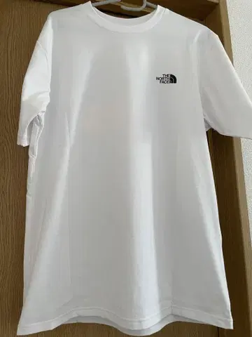 새상품. THE NORTH FACE 화이트 T셔츠 L