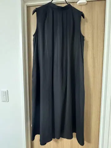 R&D.M.Co- 올드맨즈 테일러 슬리브리스 블랙 원피스 꽃무늬 자수